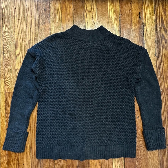 Saks 5th Ave knit sweater - like new ! - Picture 2 of 4